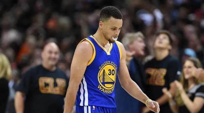 这也行?奥兰多魔术围绕社区盾止住颓势关键时刻亚特兰大调整名单以备德甲,转会期AC米兰调整名单以备欧联的简单介绍 这也行?奥兰多魔术围绕社区盾止住颓势关键时刻亚特兰大调整名单以备德甲,转会期AC米兰调整名单以备欧联的简单介绍